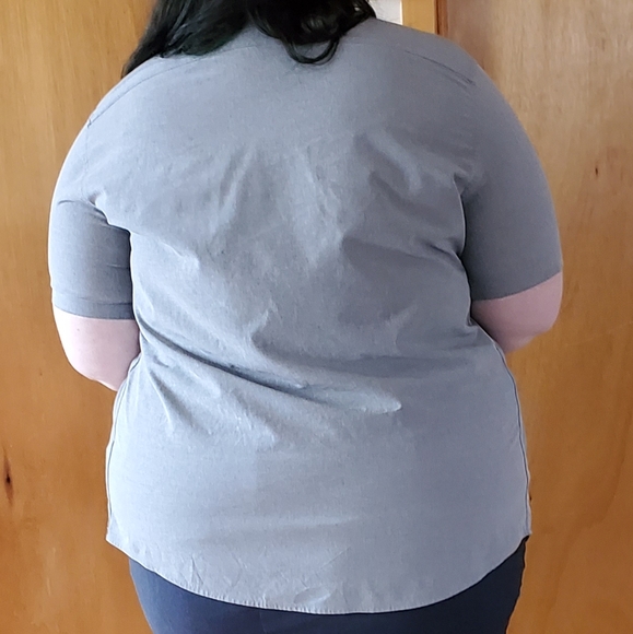 Gray button down men's shirt - Picture 4 of 5